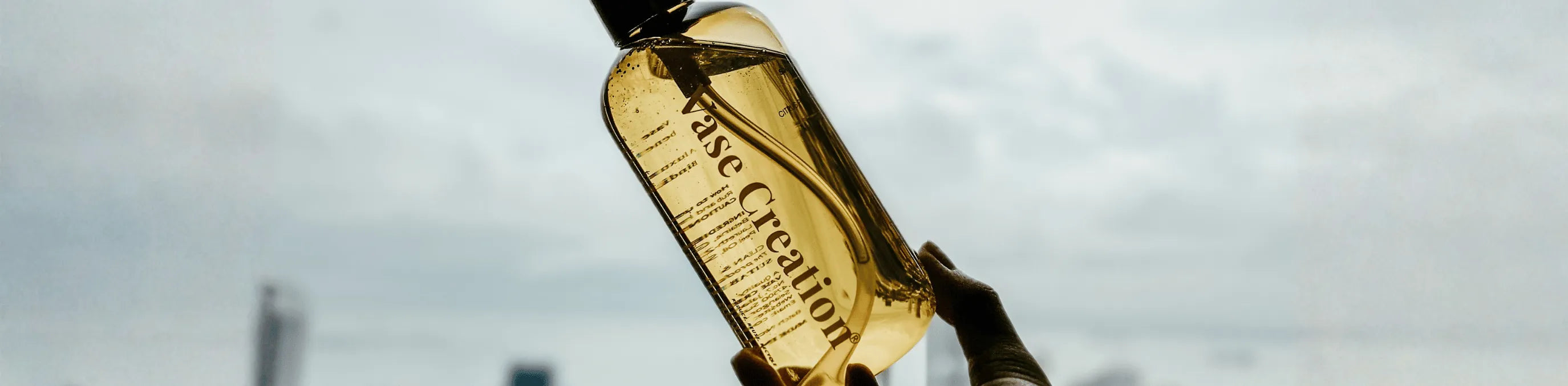 Vase Creation Midnight Shikoku Shower Oil showing aesthetic look